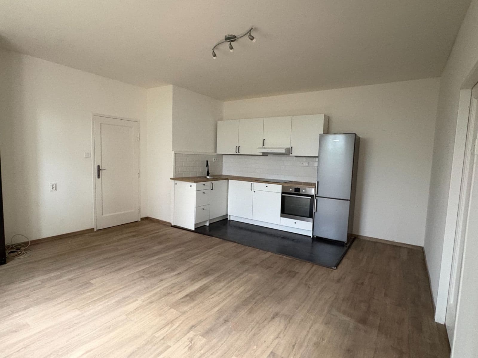 1 bedroom with open-plan kitchen flat to rent, 45 m², Evropská, Prague, Prague 1 bedroom with open-plan kitchen flat to rent, 45 m², Evropská, Prague, Prague
