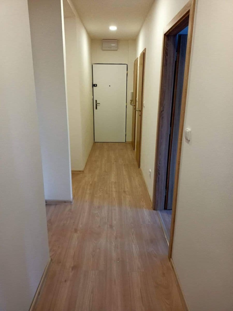 2 bedroom with open-plan kitchen flat to rent, 68 m², Bezručova, Holešov, Zlínský Region 2 bedroom with open-plan kitchen flat to rent, 68 m², Bezručova, Holešov, Zlínský Region