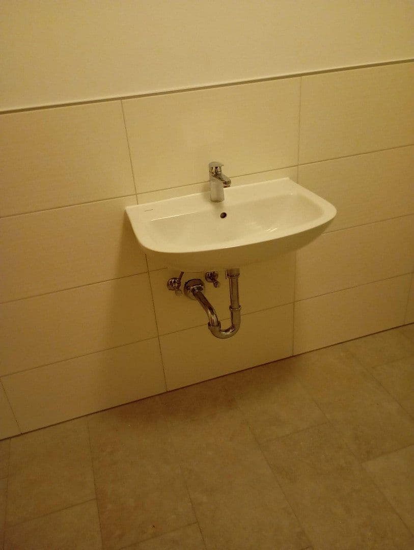 2 bedroom flat to rent, 58 m², Graf-Wiprecht-Strasse 15, Groitzsch, Saxony 2 bedroom flat to rent, 58 m², Graf-Wiprecht-Strasse 15, Groitzsch, Saxony