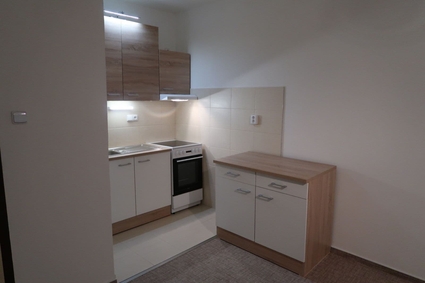 1 bedroom with open-plan kitchen flat to rent, 40 m², Jílová, Olomouc, Olomoucký Region 1 bedroom with open-plan kitchen flat to rent, 40 m², Jílová, Olomouc, Olomoucký Region