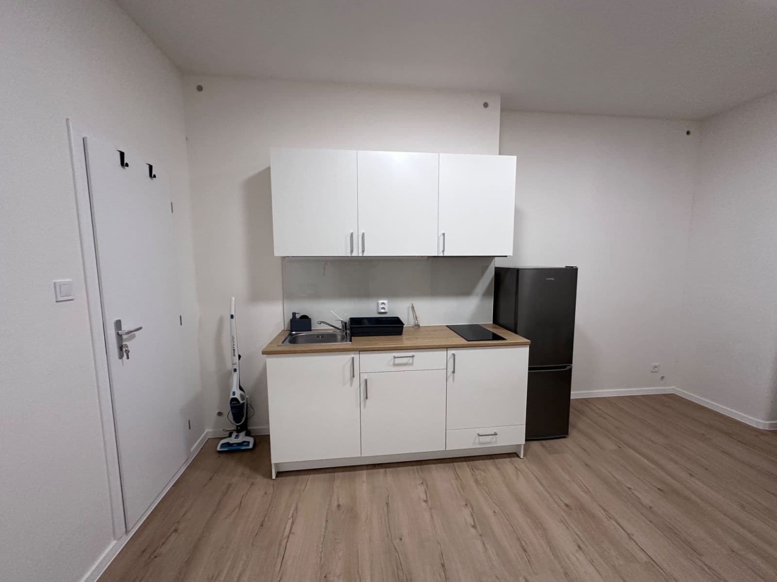 Studio flat to rent, 27 m², Podolská, Prague, Prague Studio flat to rent, 27 m², Podolská, Prague, Prague