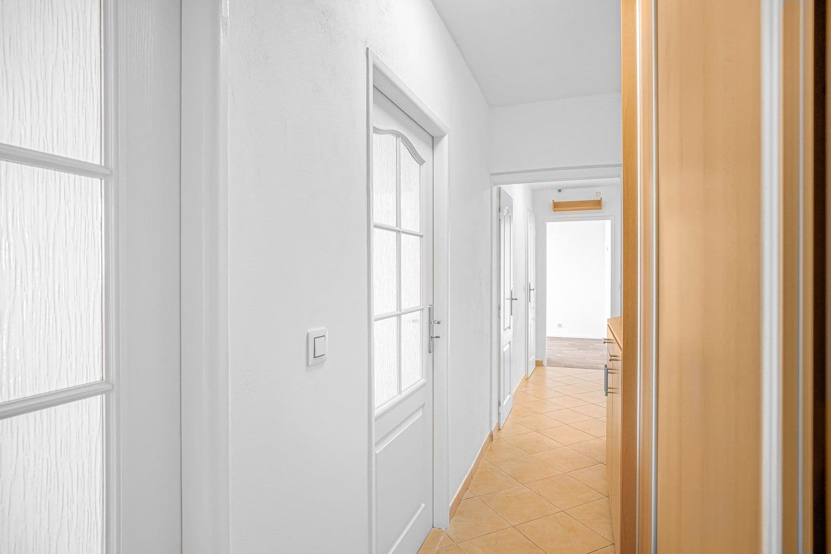 3 bedroom with open-plan kitchen flat to rent, 69 m², Hledíková, Prague, Prague 3 bedroom with open-plan kitchen flat to rent, 69 m², Hledíková, Prague, Prague