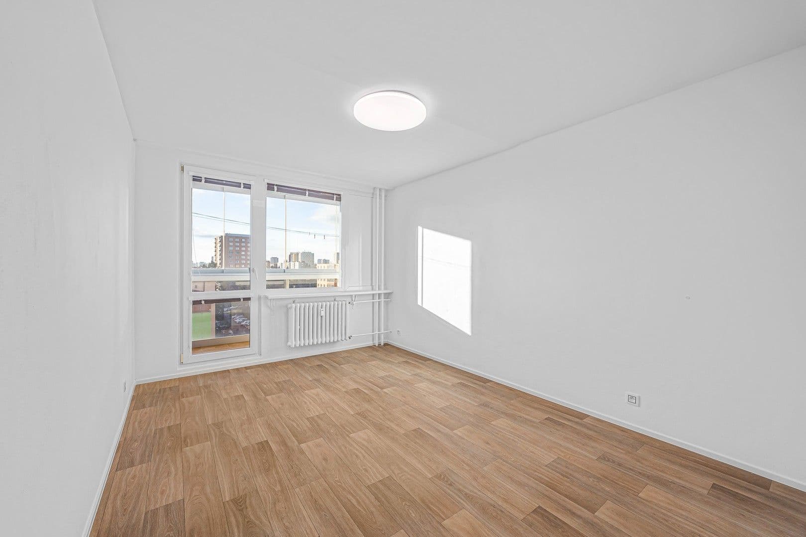 3 bedroom with open-plan kitchen flat to rent, 69 m², Hledíková, Prague, Prague 3 bedroom with open-plan kitchen flat to rent, 69 m², Hledíková, Prague, Prague