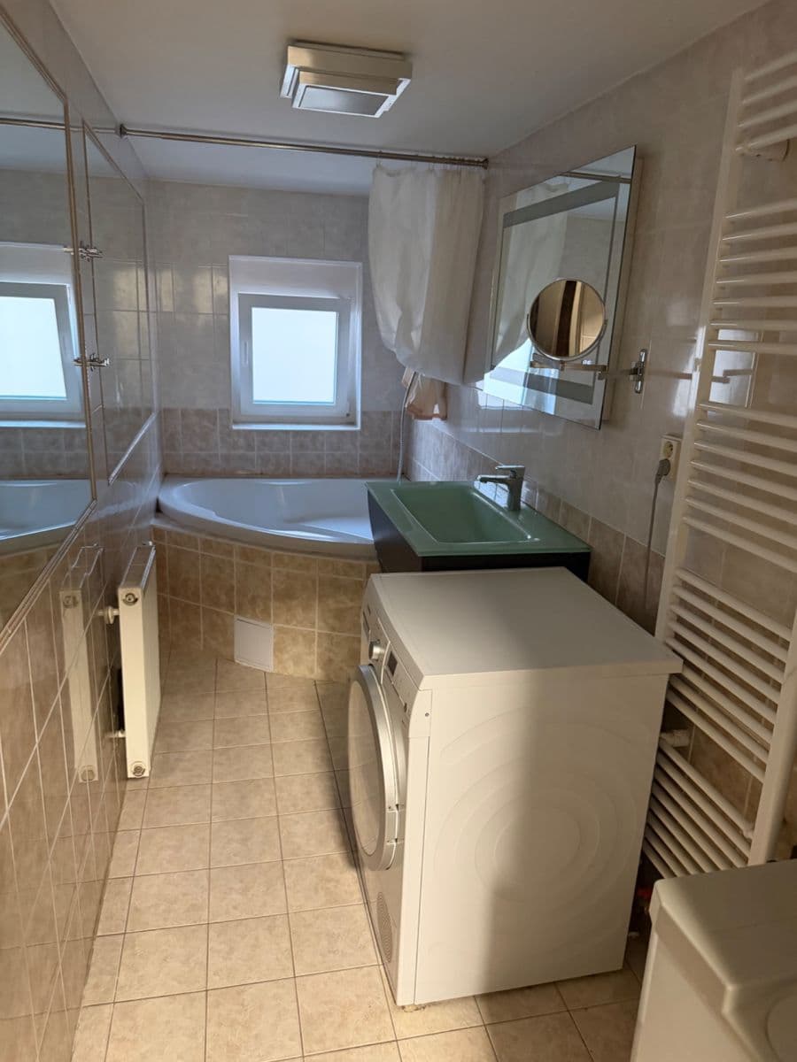 3 bedroom with open-plan kitchen flat to rent, 146 m², Hradeckých, Prague, Prague 3 bedroom with open-plan kitchen flat to rent, 146 m², Hradeckých, Prague, Prague