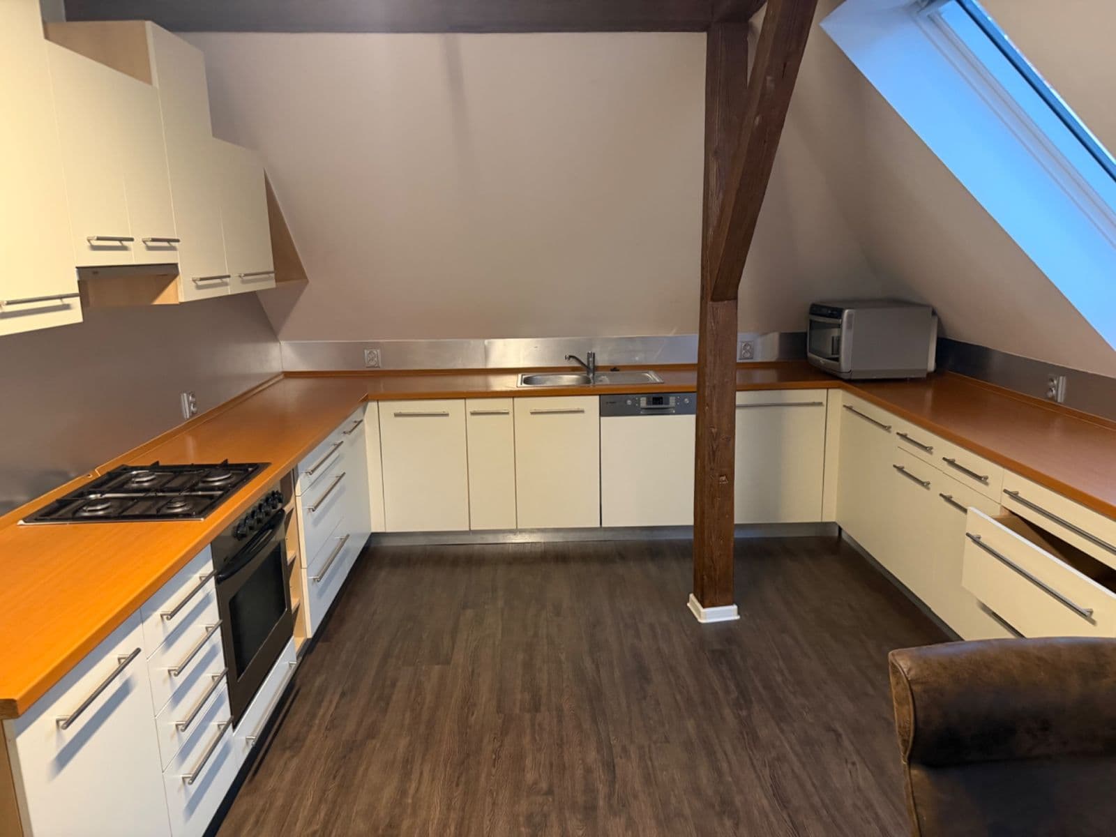 3 bedroom with open-plan kitchen flat to rent, 146 m², Hradeckých, Prague, Prague 3 bedroom with open-plan kitchen flat to rent, 146 m², Hradeckých, Prague, Prague