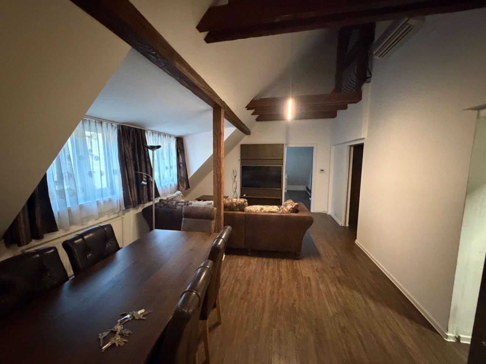 3 bedroom with open-plan kitchen flat to rent, 146 m², Hradeckých, Prague, Prague 3 bedroom with open-plan kitchen flat to rent, 146 m², Hradeckých, Prague, Prague