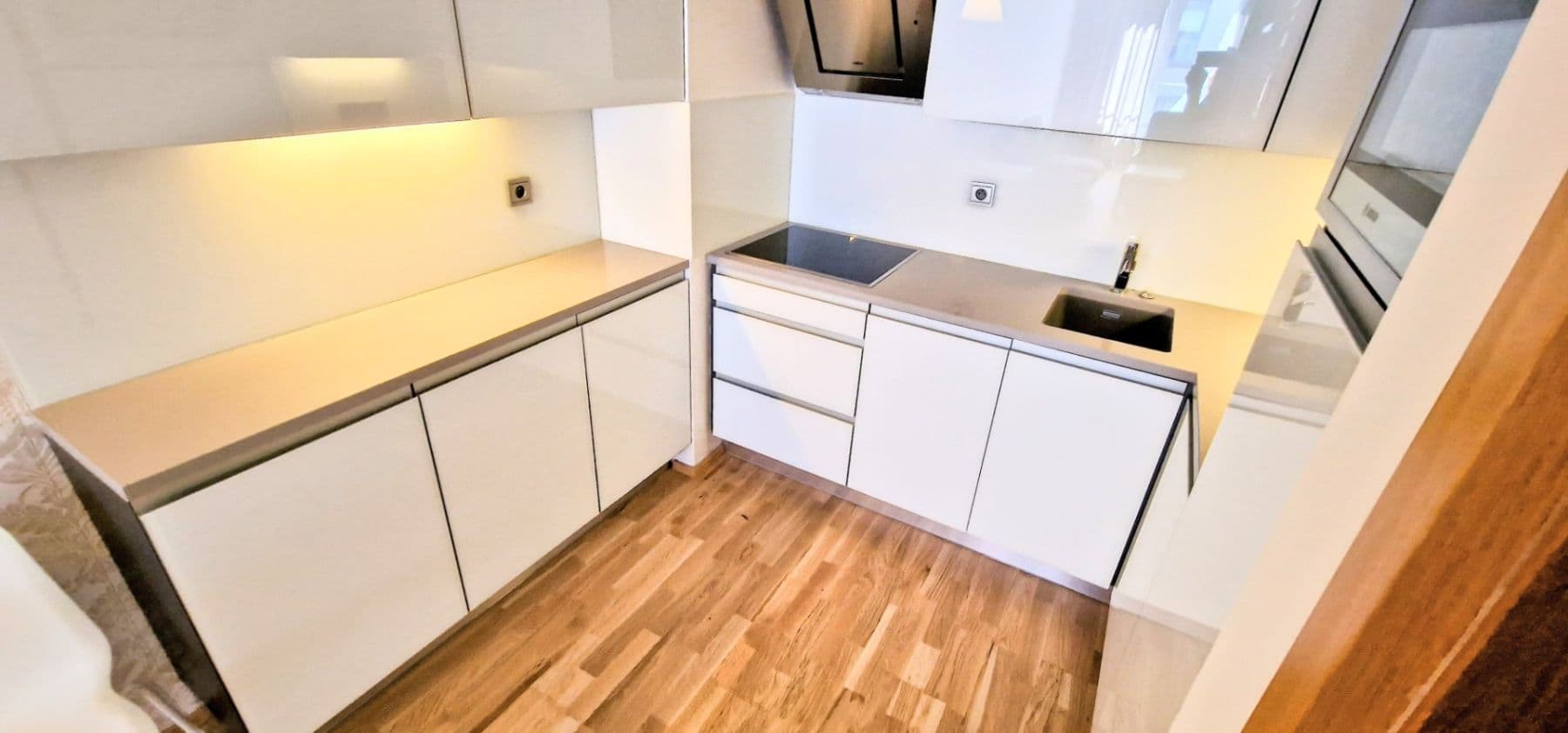 1 bedroom with open-plan kitchen flat to rent, 75 m², Karla Engliše, Prague, Prague 1 bedroom with open-plan kitchen flat to rent, 75 m², Karla Engliše, Prague, Prague