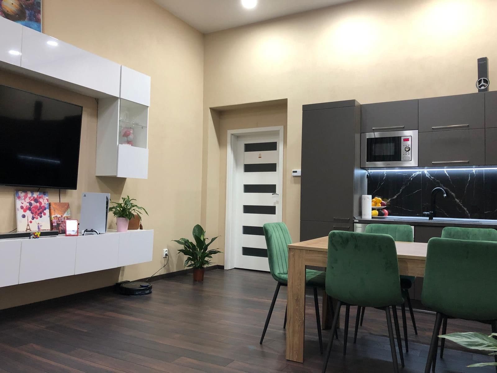 2 bedroom with open-plan kitchen flat to rent, 84 m², Rumunská, Liberec, Liberecký Region 2 bedroom with open-plan kitchen flat to rent, 84 m², Rumunská, Liberec, Liberecký Region