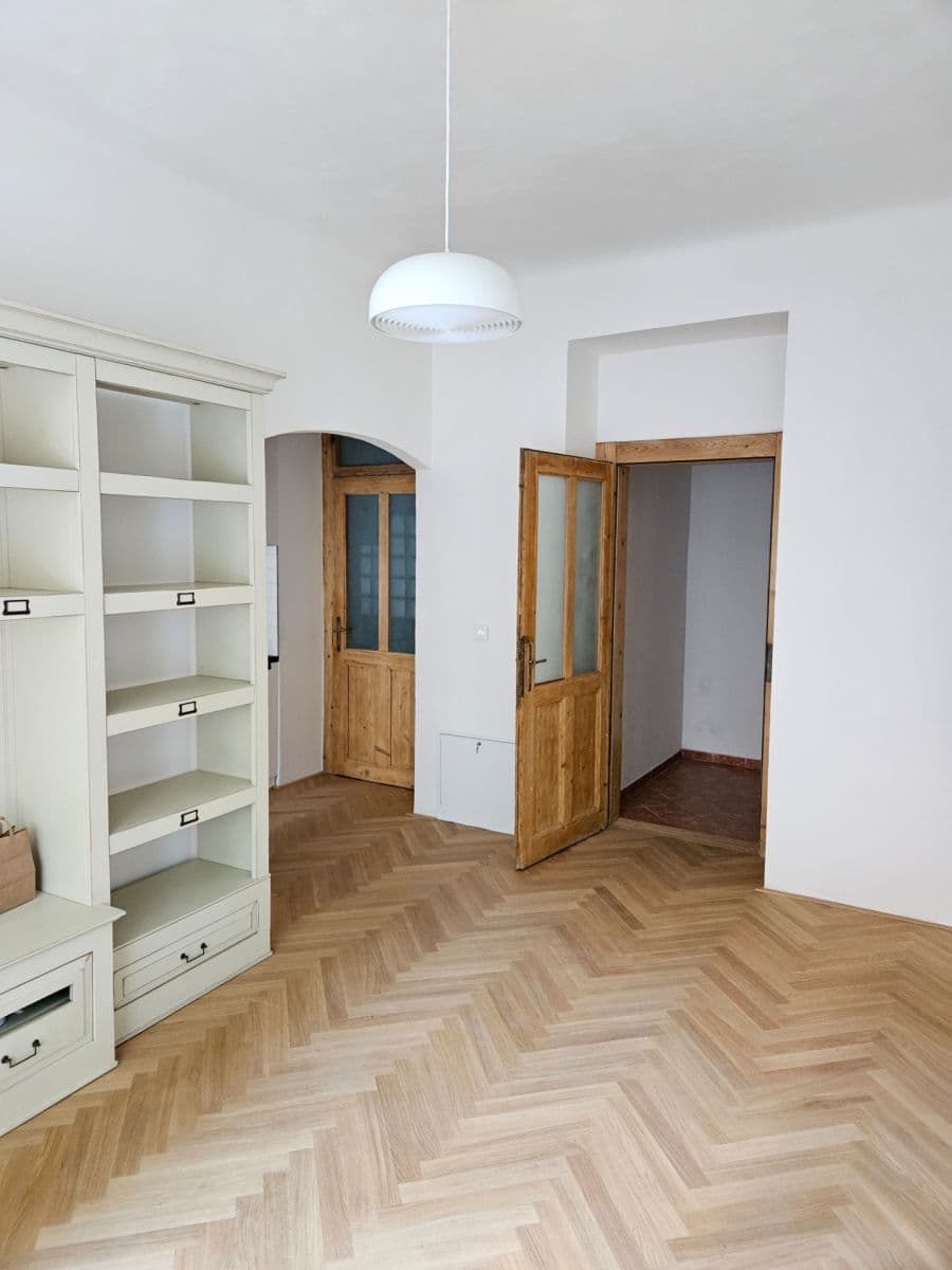 1 bedroom with open-plan kitchen flat to rent, 40 m², Přístavní, Prague, Prague 1 bedroom with open-plan kitchen flat to rent, 40 m², Přístavní, Prague, Prague