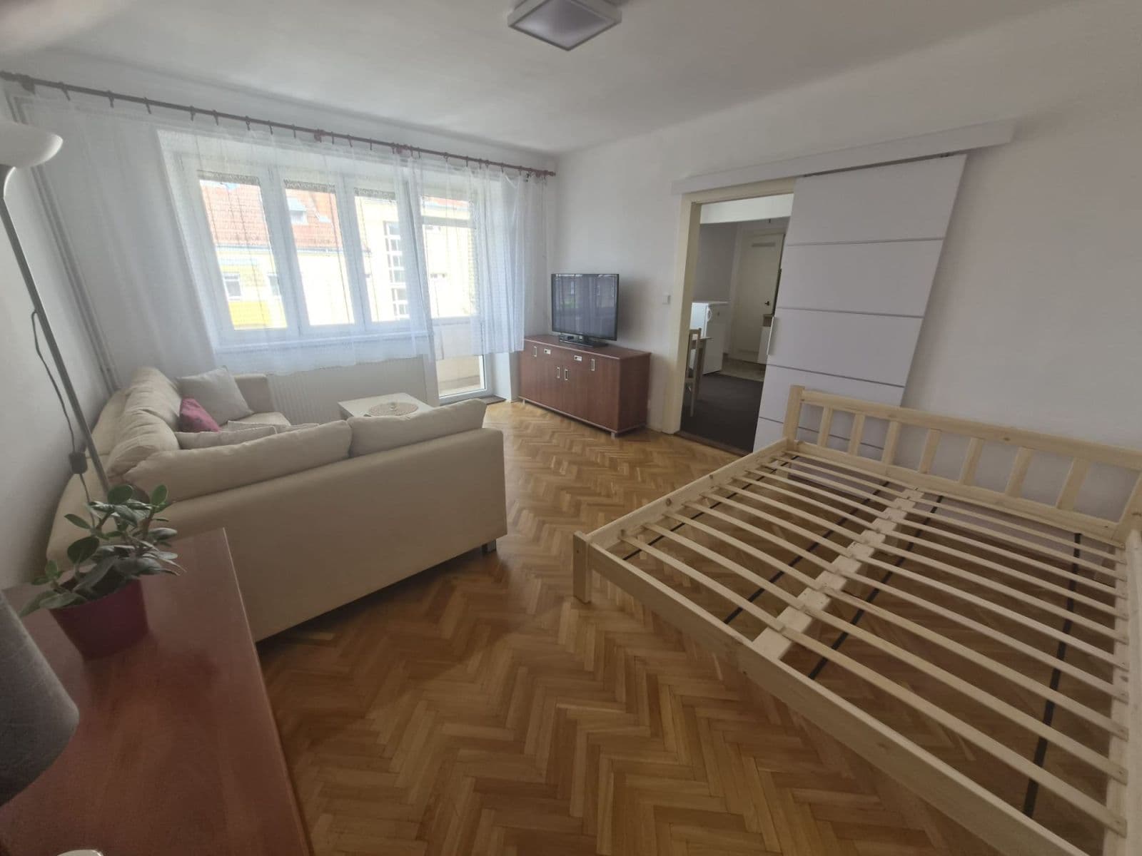 1 bedroom with open-plan kitchen flat to rent, 50 m², Skácelova, Brno, Jihomoravský Region 1 bedroom with open-plan kitchen flat to rent, 50 m², Skácelova, Brno, Jihomoravský Region
