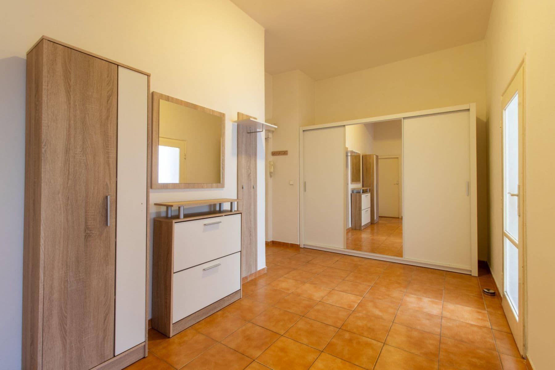 1 bedroom flat to rent, 55 m², 28. pluku, Prague, Prague 1 bedroom flat to rent, 55 m², 28. pluku, Prague, Prague