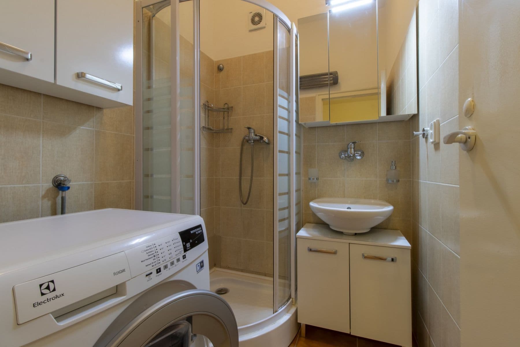 1 bedroom flat to rent, 55 m², 28. pluku, Prague, Prague 1 bedroom flat to rent, 55 m², 28. pluku, Prague, Prague
