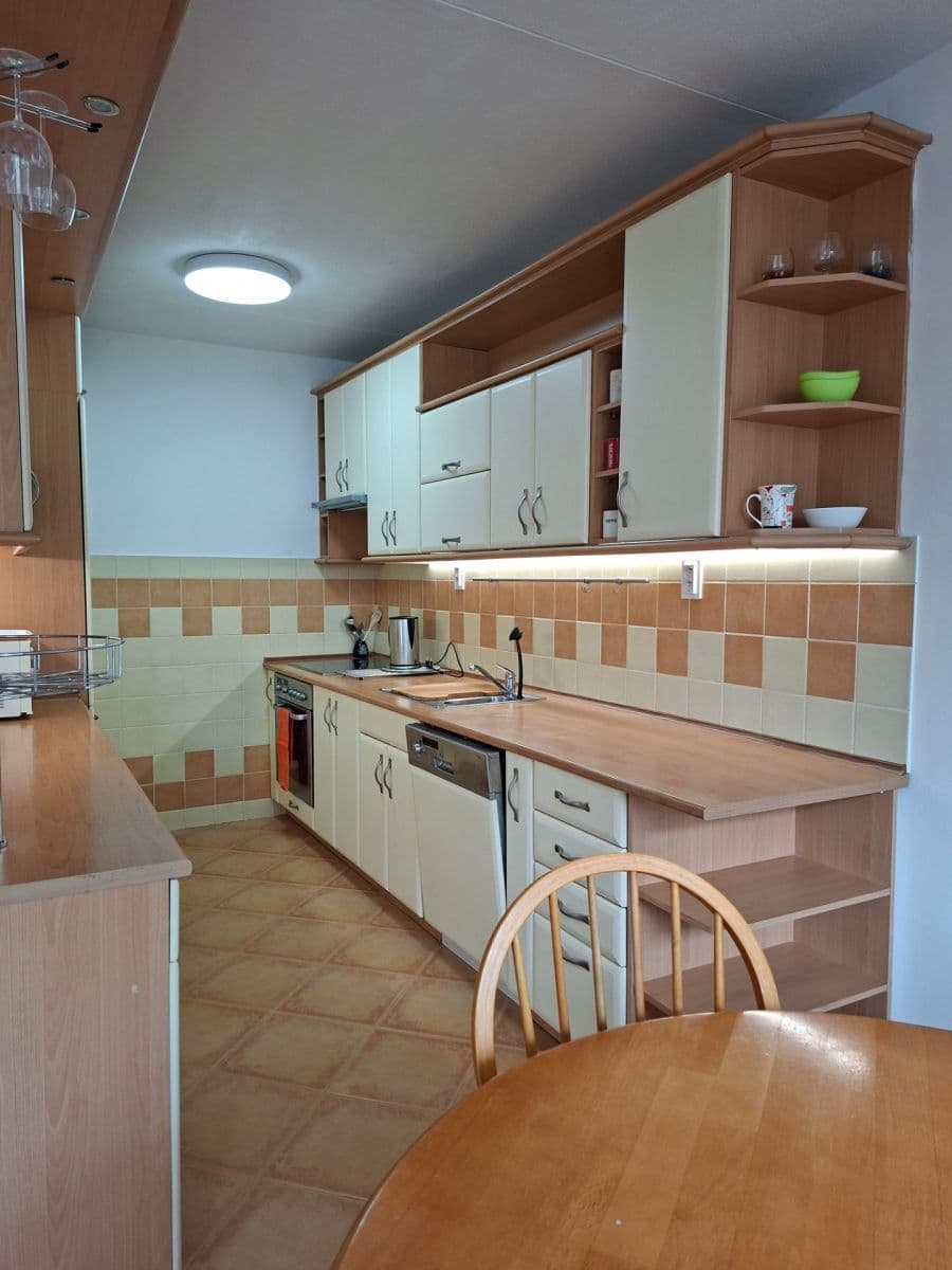 3 bedroom with open-plan kitchen flat for sale, 91 m², Bochovská, Prague, Prague 3 bedroom with open-plan kitchen flat for sale, 91 m², Bochovská, Prague, Prague
