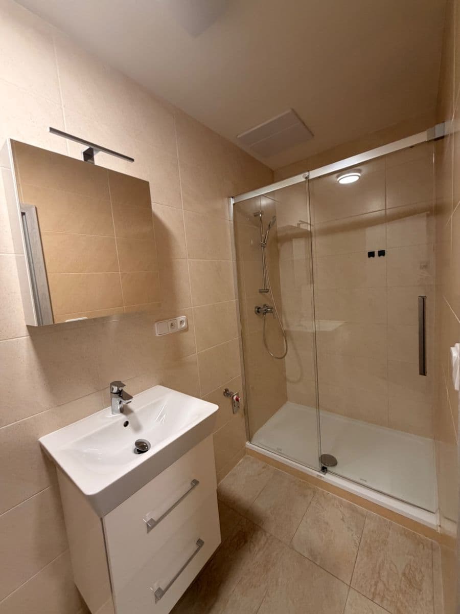 1 bedroom with open-plan kitchen flat to rent, 48 m², Hradišťská, Uherský Ostroh, Zlínský Region 1 bedroom with open-plan kitchen flat to rent, 48 m², Hradišťská, Uherský Ostroh, Zlínský Region