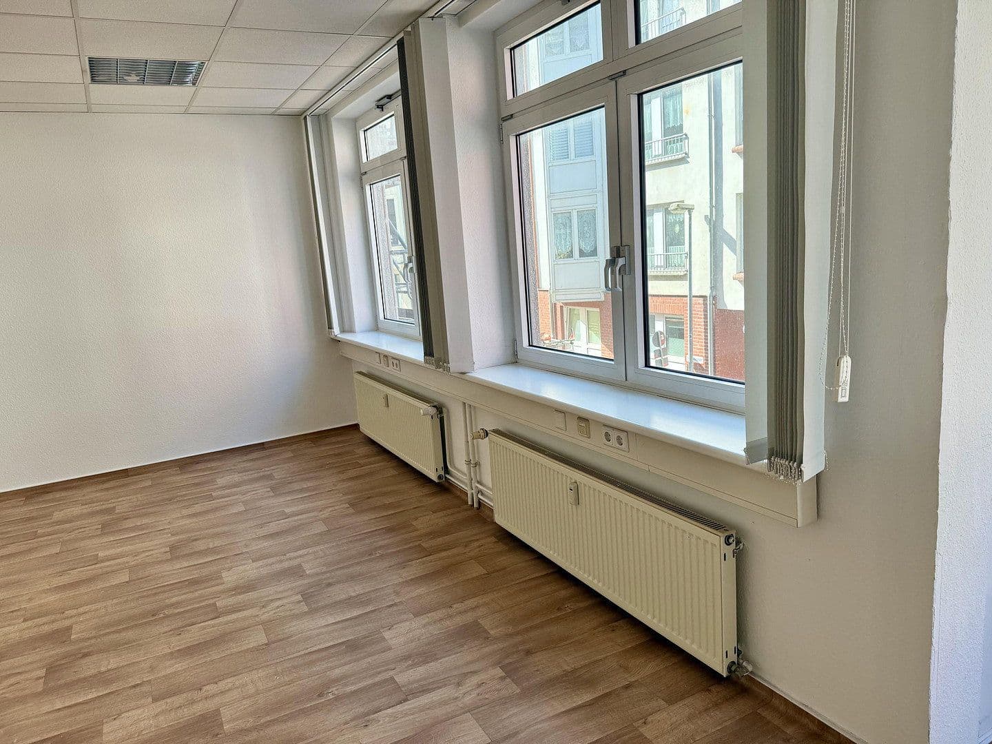 office to rent, 75 m², Lübecker Straße 25-27, Schwerin - Altstadt, Mecklenburg-Vorpommern office to rent, 75 m², Lübecker Straße 25-27, Schwerin - Altstadt, Mecklenburg-Vorpommern