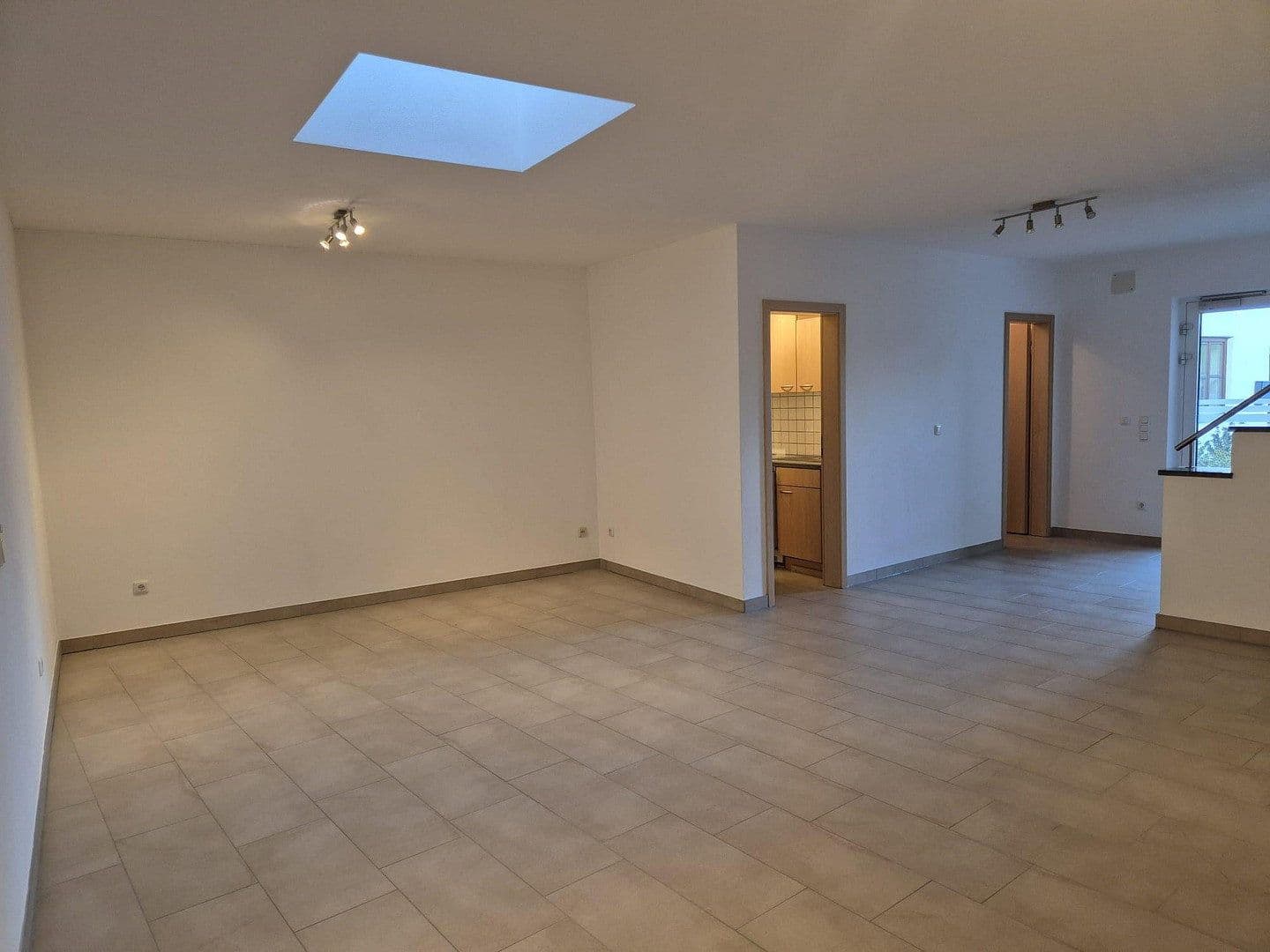 office to rent, 150 m², Schwindegg, Bavaria office to rent, 150 m², Schwindegg, Bavaria
