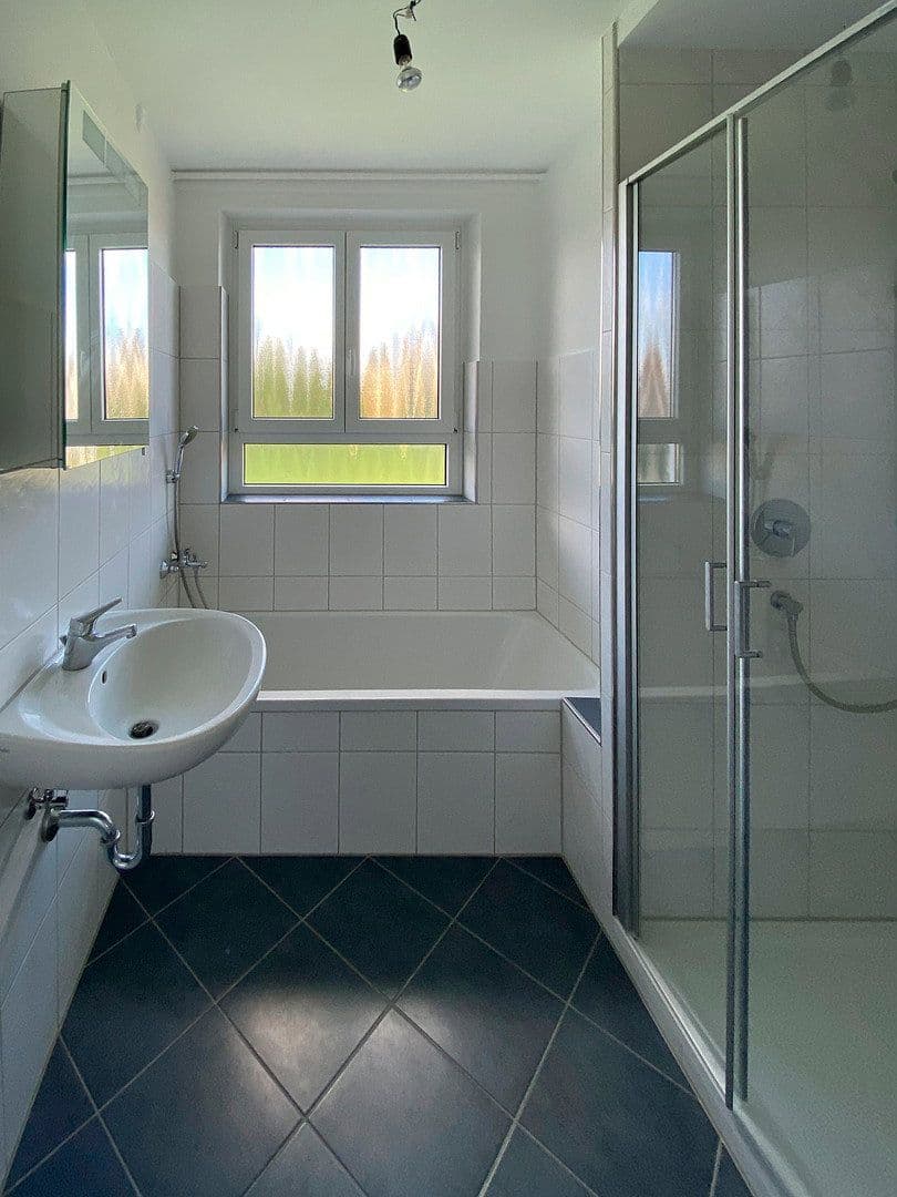 2 bedroom with open-plan kitchen flat to rent, 98 m², Trossingen, Baden-Württemberg 2 bedroom with open-plan kitchen flat to rent, 98 m², Trossingen, Baden-Württemberg