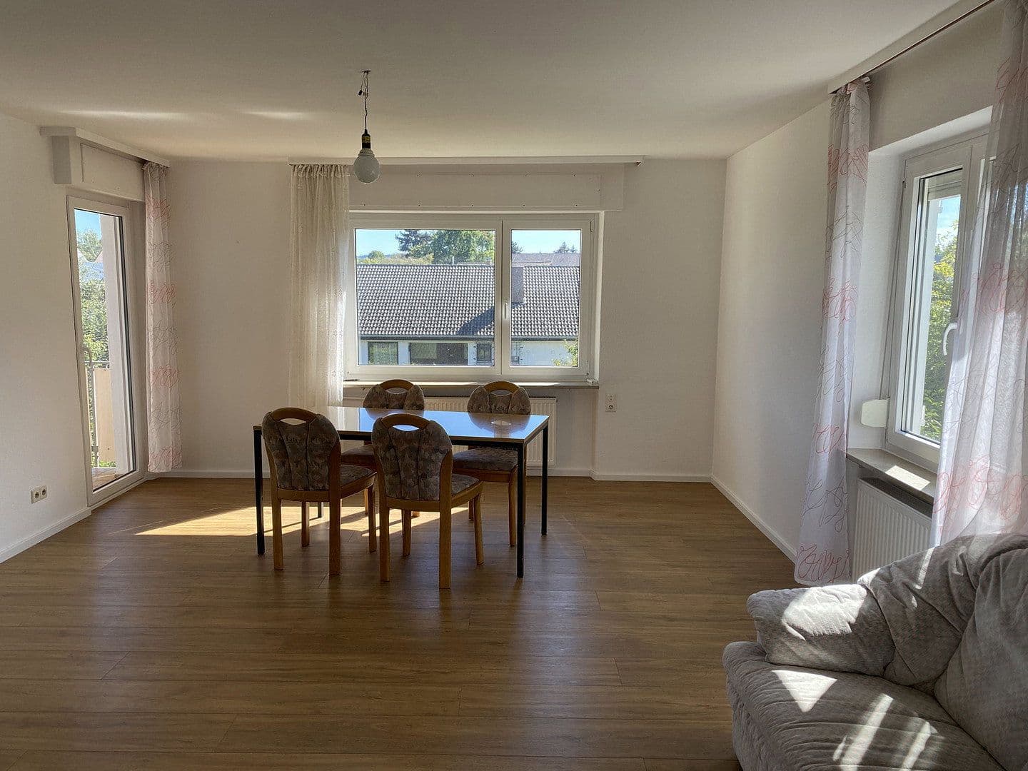 2 bedroom with open-plan kitchen flat to rent, 98 m², Trossingen, Baden-Württemberg 2 bedroom with open-plan kitchen flat to rent, 98 m², Trossingen, Baden-Württemberg