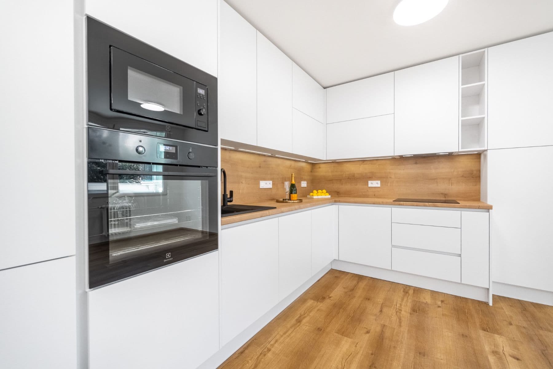 2 bedroom with open-plan kitchen flat for sale, 74 m², Žandovská, Prague, Prague 2 bedroom with open-plan kitchen flat for sale, 74 m², Žandovská, Prague, Prague