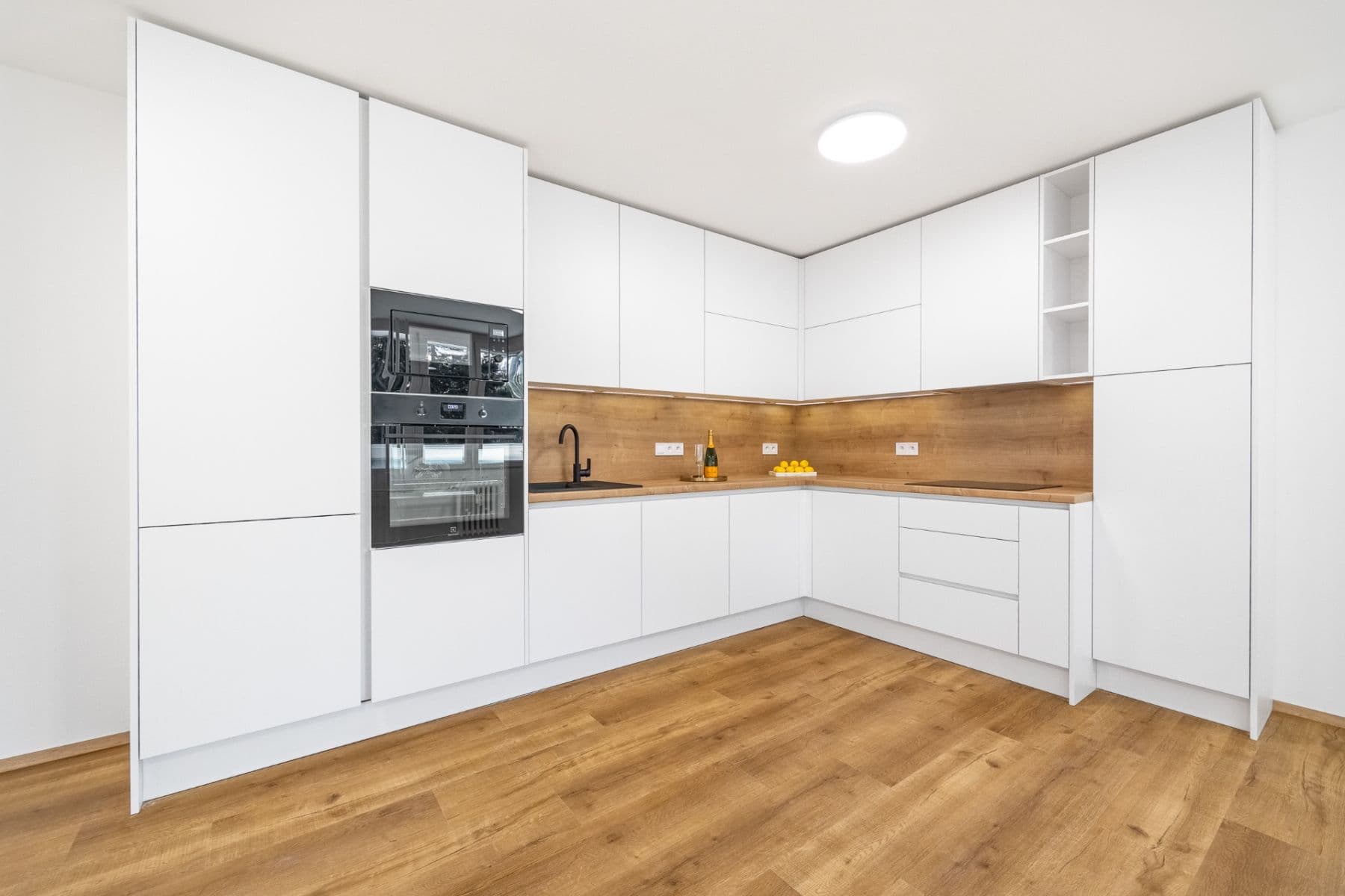 2 bedroom with open-plan kitchen flat for sale, 74 m², Žandovská, Prague, Prague 2 bedroom with open-plan kitchen flat for sale, 74 m², Žandovská, Prague, Prague