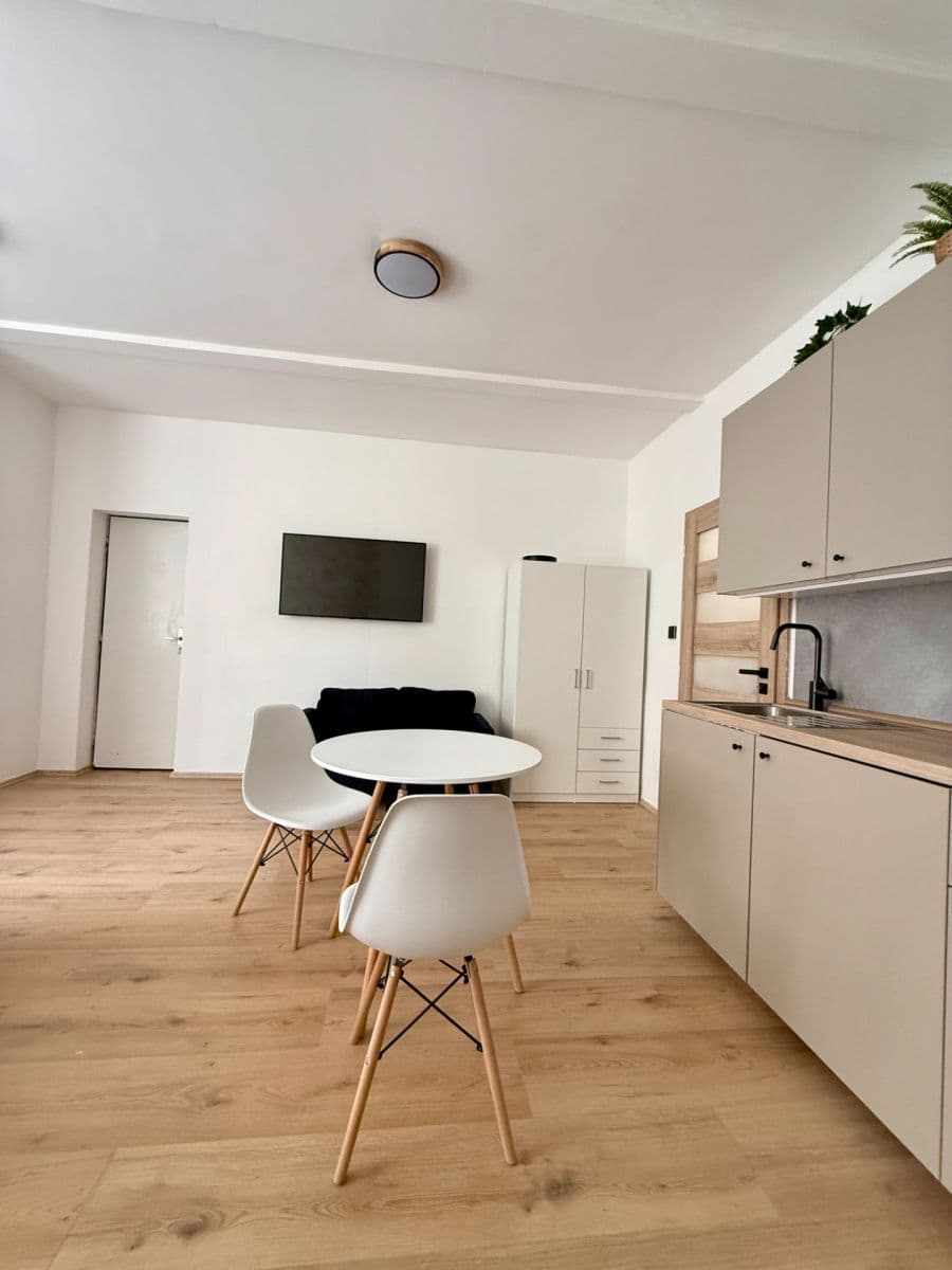 Studio flat to rent, 31 m², Petra Rezka, Prague, Prague Studio flat to rent, 31 m², Petra Rezka, Prague, Prague