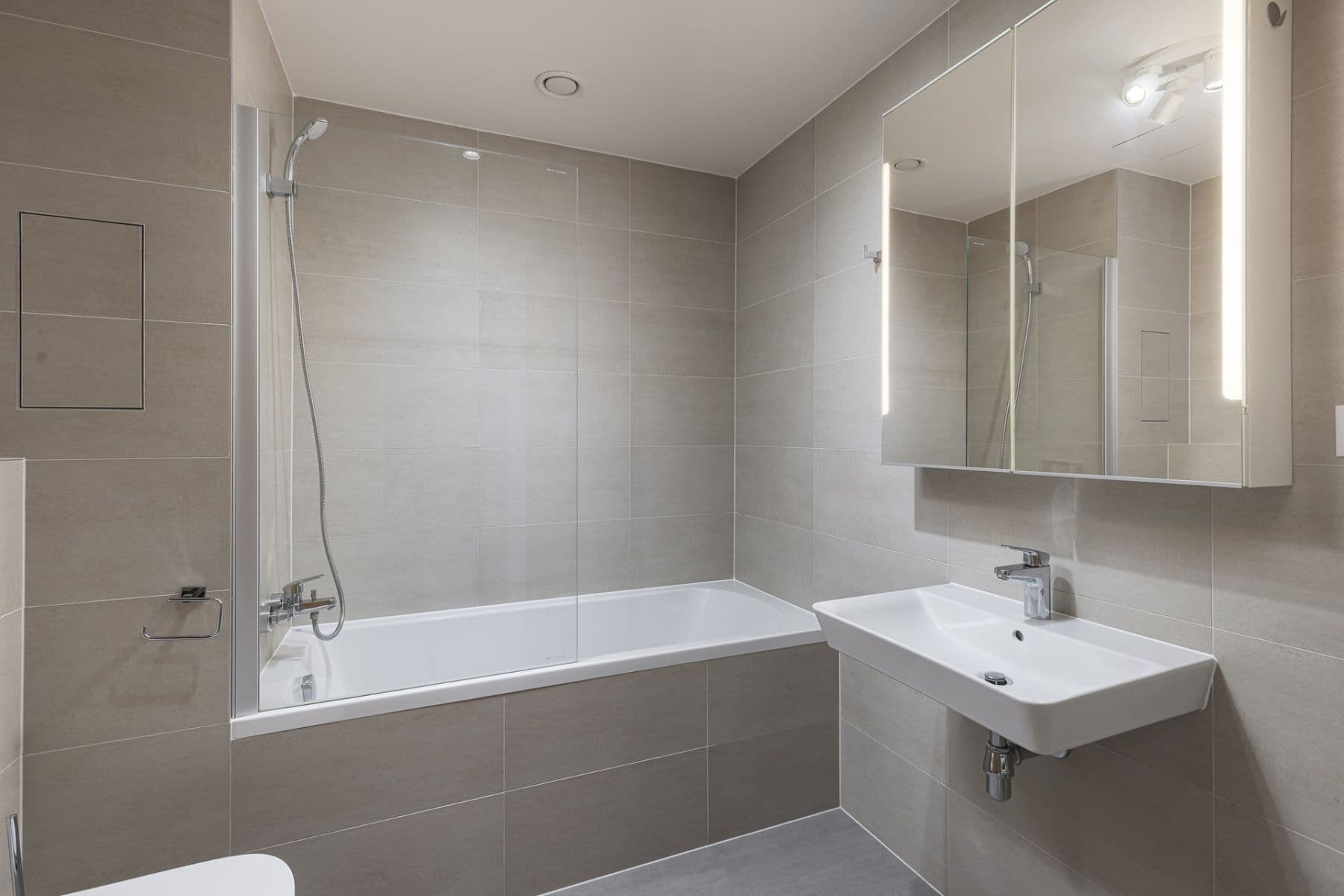 1 bedroom with open-plan kitchen flat to rent, 52 m², Argentinská, Prague, Prague 1 bedroom with open-plan kitchen flat to rent, 52 m², Argentinská, Prague, Prague