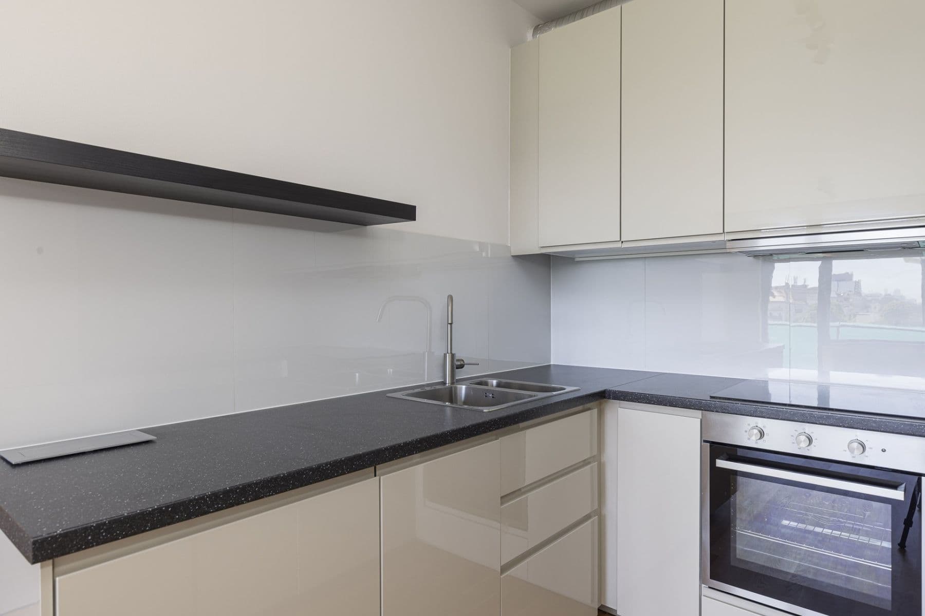 1 bedroom with open-plan kitchen flat to rent, 52 m², Argentinská, Prague, Prague 1 bedroom with open-plan kitchen flat to rent, 52 m², Argentinská, Prague, Prague