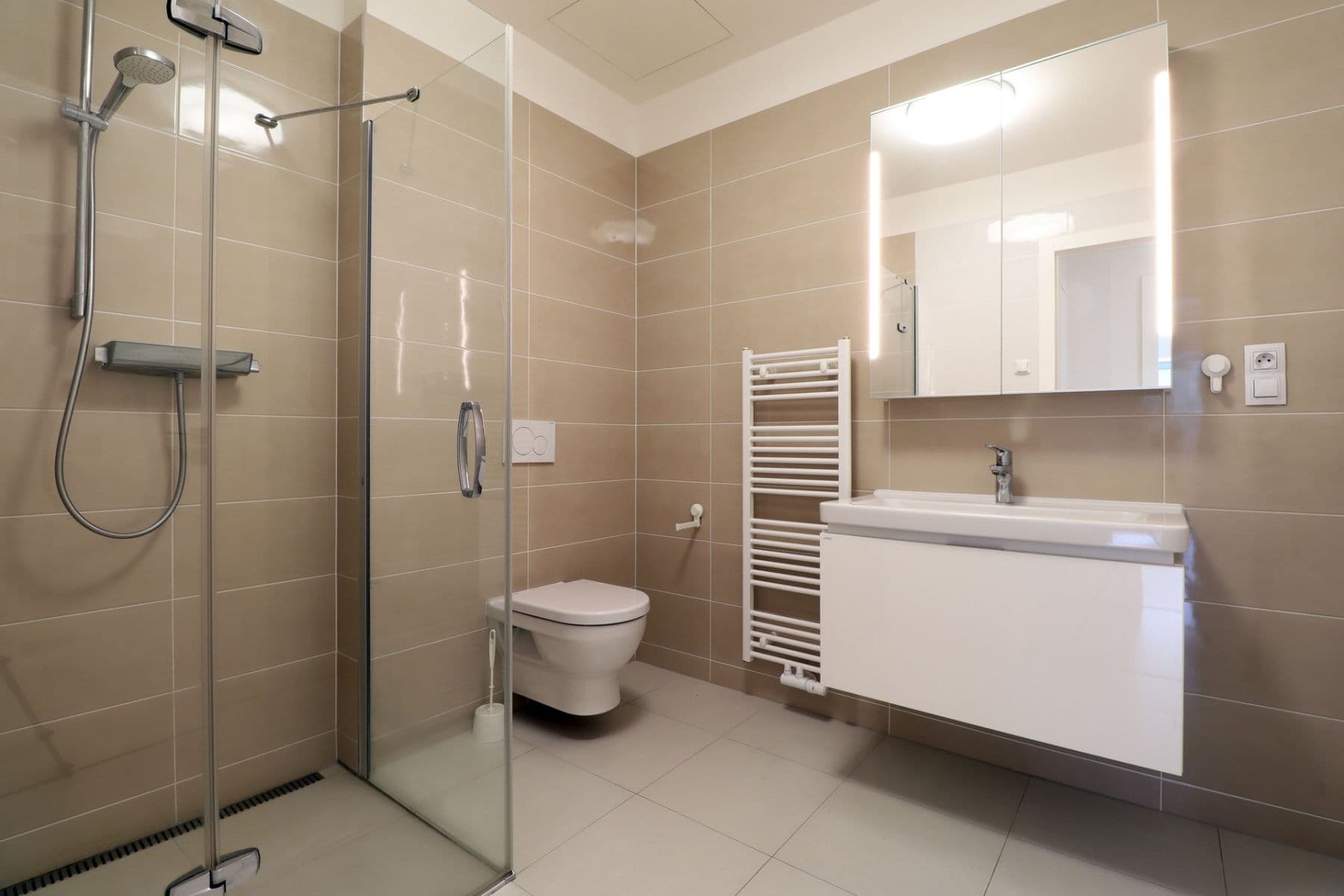 3 bedroom with open-plan kitchen flat to rent, 123 m², Nikoly Tesly, Prague, Prague 3 bedroom with open-plan kitchen flat to rent, 123 m², Nikoly Tesly, Prague, Prague