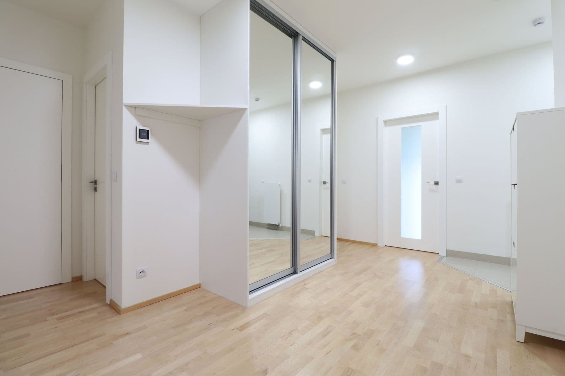 3 bedroom with open-plan kitchen flat to rent, 123 m², Nikoly Tesly, Prague, Prague 3 bedroom with open-plan kitchen flat to rent, 123 m², Nikoly Tesly, Prague, Prague