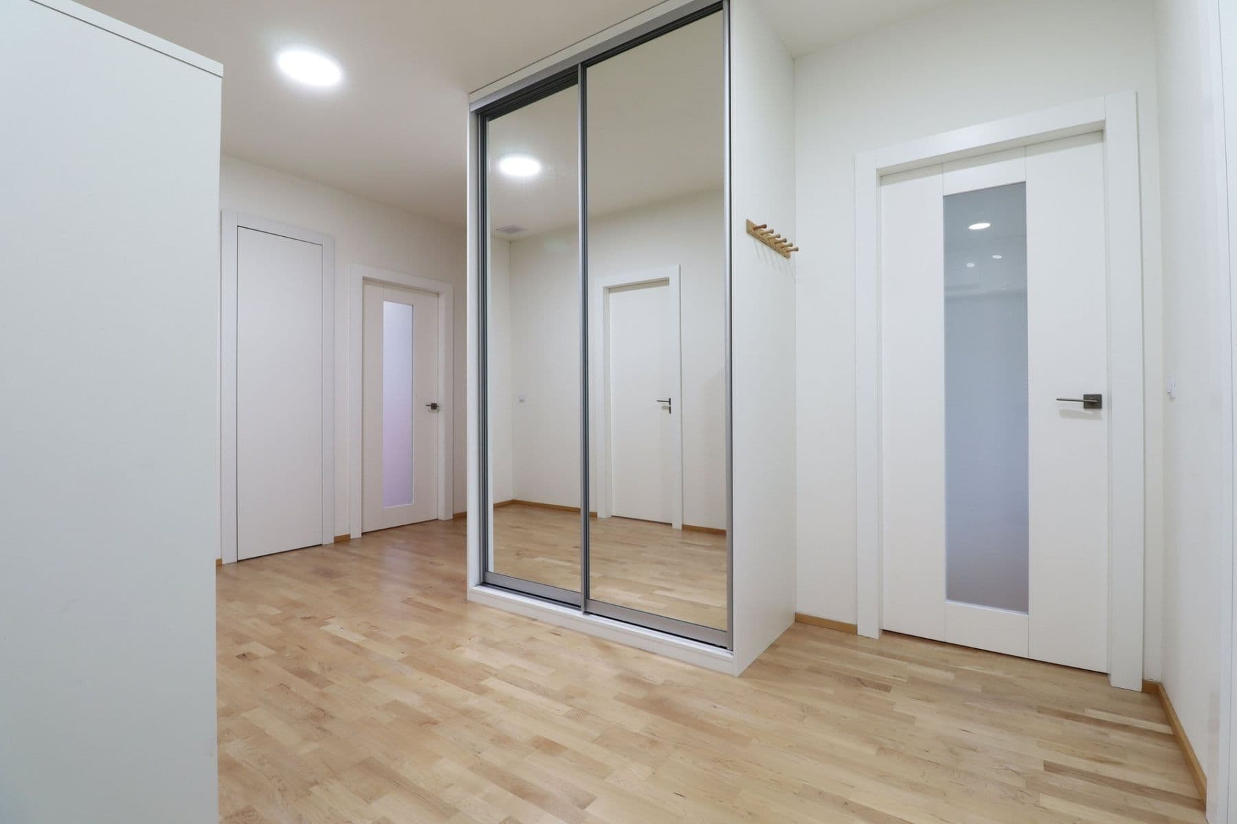 3 bedroom with open-plan kitchen flat to rent, 123 m², Nikoly Tesly, Prague, Prague 3 bedroom with open-plan kitchen flat to rent, 123 m², Nikoly Tesly, Prague, Prague