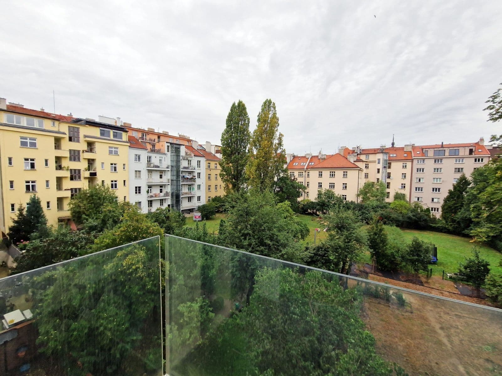 3 bedroom with open-plan kitchen flat to rent, 123 m², Nikoly Tesly, Prague, Prague 3 bedroom with open-plan kitchen flat to rent, 123 m², Nikoly Tesly, Prague, Prague