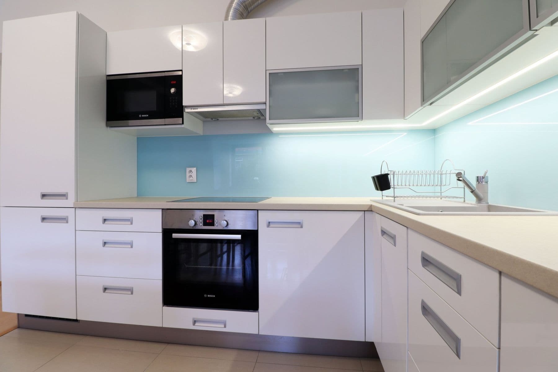 3 bedroom with open-plan kitchen flat to rent, 123 m², Nikoly Tesly, Prague, Prague 3 bedroom with open-plan kitchen flat to rent, 123 m², Nikoly Tesly, Prague, Prague