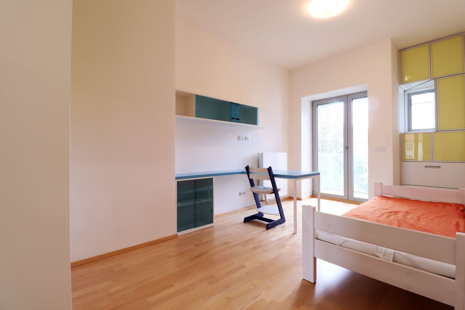 3 bedroom with open-plan kitchen flat to rent, 123 m², Nikoly Tesly, Prague, Prague 3 bedroom with open-plan kitchen flat to rent, 123 m², Nikoly Tesly, Prague, Prague