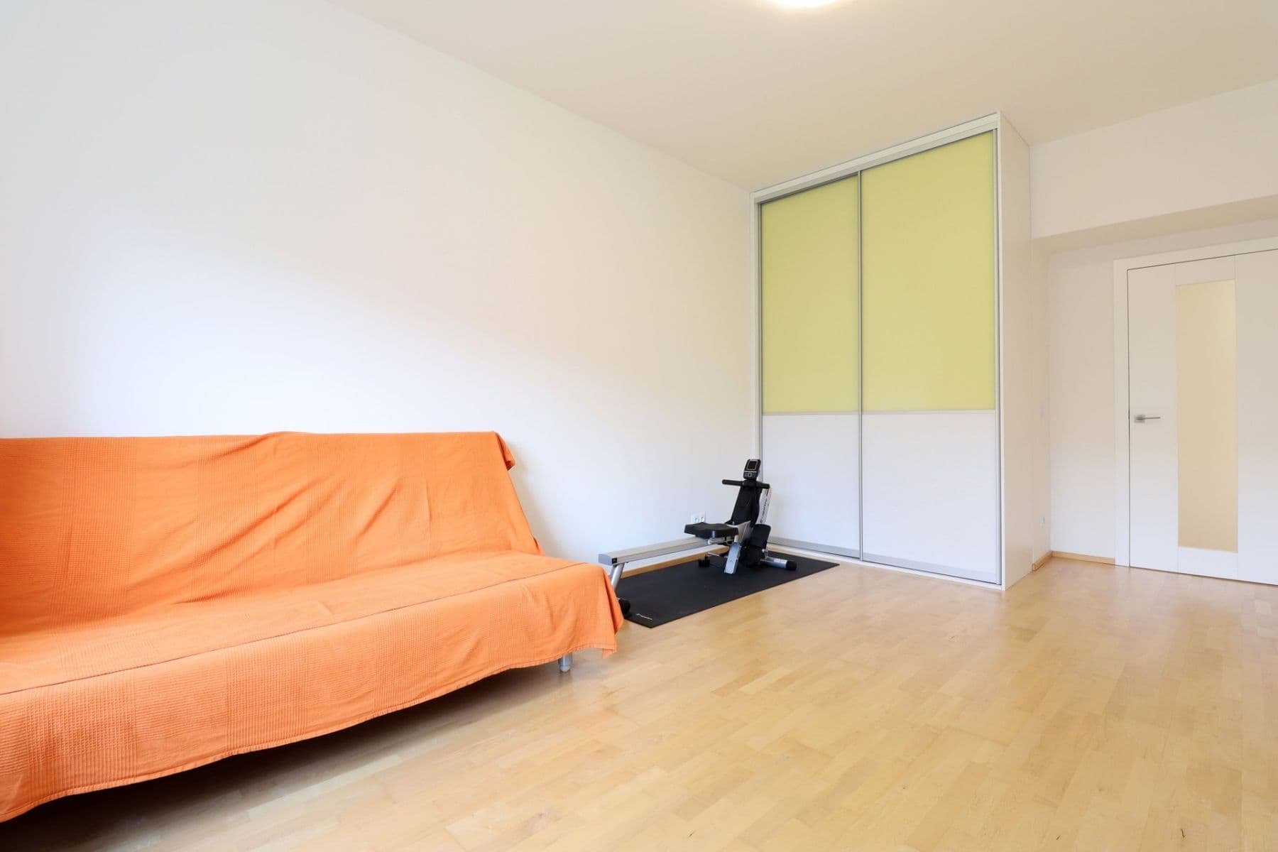 3 bedroom with open-plan kitchen flat to rent, 123 m², Nikoly Tesly, Prague, Prague 3 bedroom with open-plan kitchen flat to rent, 123 m², Nikoly Tesly, Prague, Prague