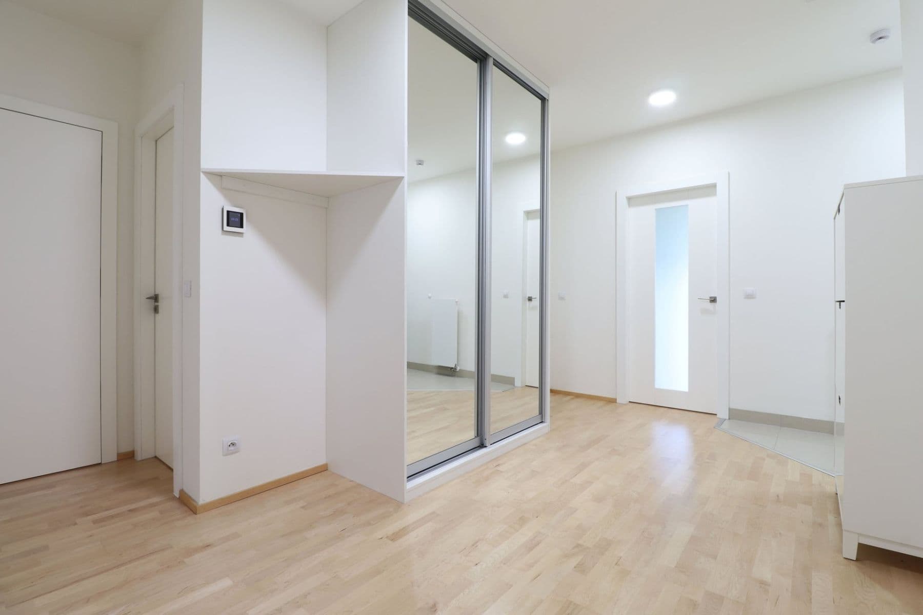 3 bedroom with open-plan kitchen flat to rent, 123 m², Nikoly Tesly, Prague, Prague 3 bedroom with open-plan kitchen flat to rent, 123 m², Nikoly Tesly, Prague, Prague