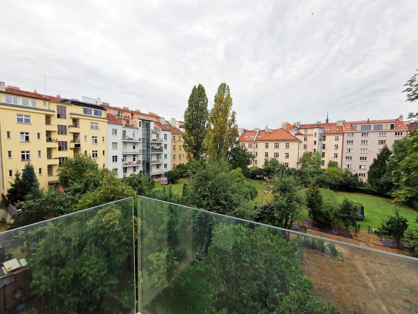 3 bedroom with open-plan kitchen flat to rent, 123 m², Nikoly Tesly, Prague, Prague 3 bedroom with open-plan kitchen flat to rent, 123 m², Nikoly Tesly, Prague, Prague