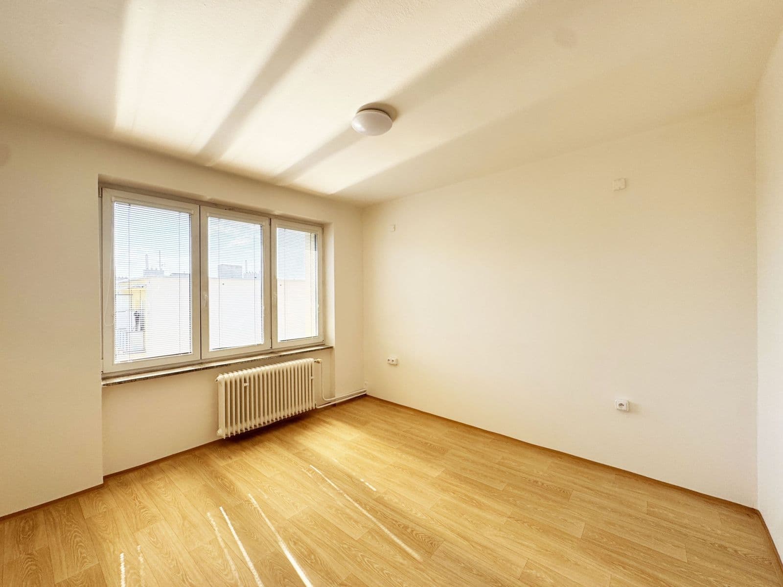 3 bedroom with open-plan kitchen flat to rent, 92 m², Anýžova, Hořovice, Středočeský Region 3 bedroom with open-plan kitchen flat to rent, 92 m², Anýžova, Hořovice, Středočeský Region