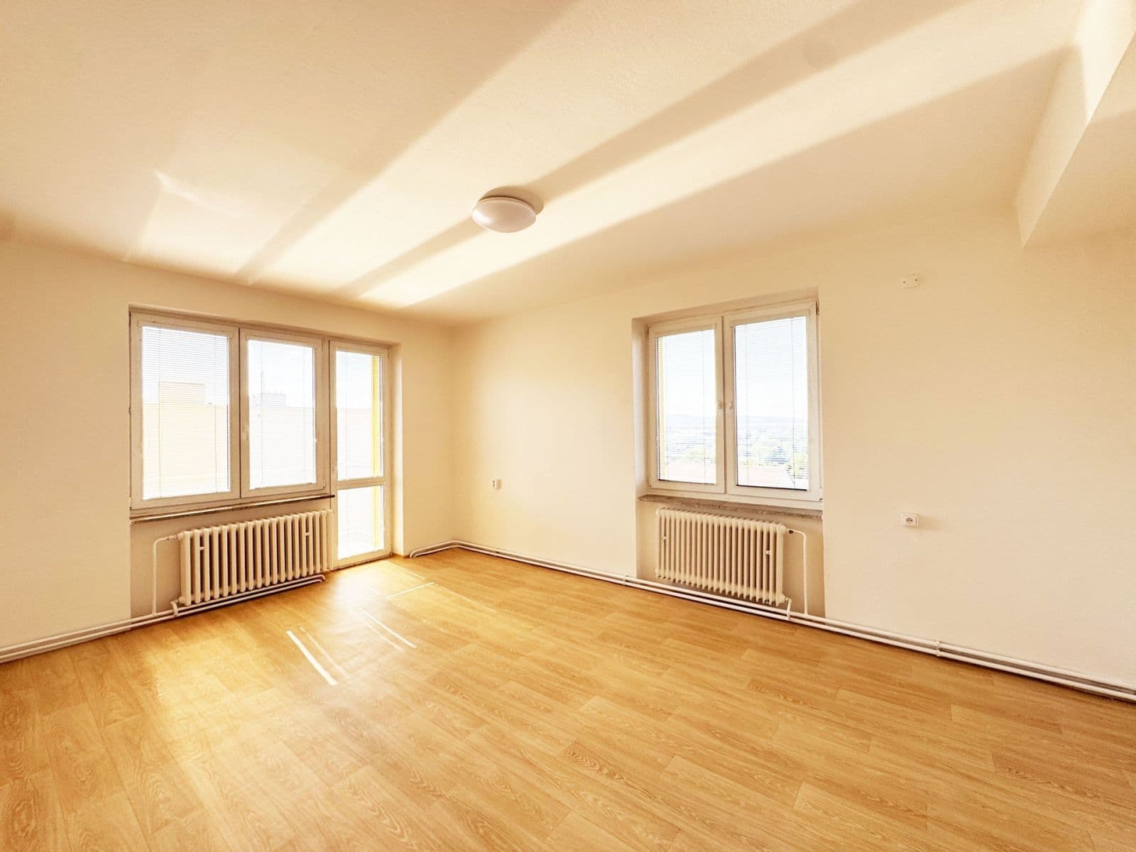 3 bedroom with open-plan kitchen flat to rent, 92 m², Anýžova, Hořovice, Středočeský Region 3 bedroom with open-plan kitchen flat to rent, 92 m², Anýžova, Hořovice, Středočeský Region