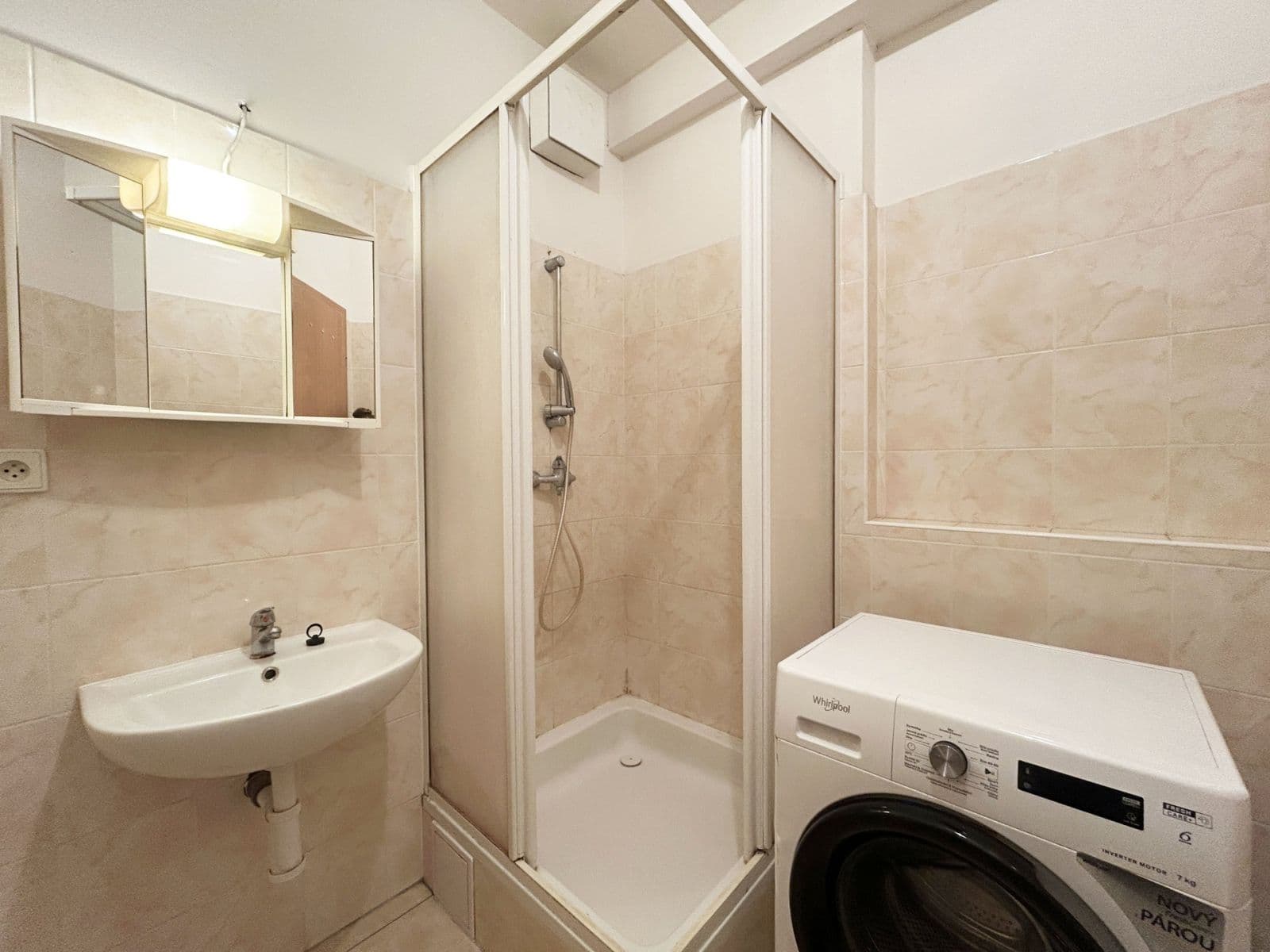 Studio flat to rent, 34 m², Mlýnská, Kolín, Středočeský Region Studio flat to rent, 34 m², Mlýnská, Kolín, Středočeský Region