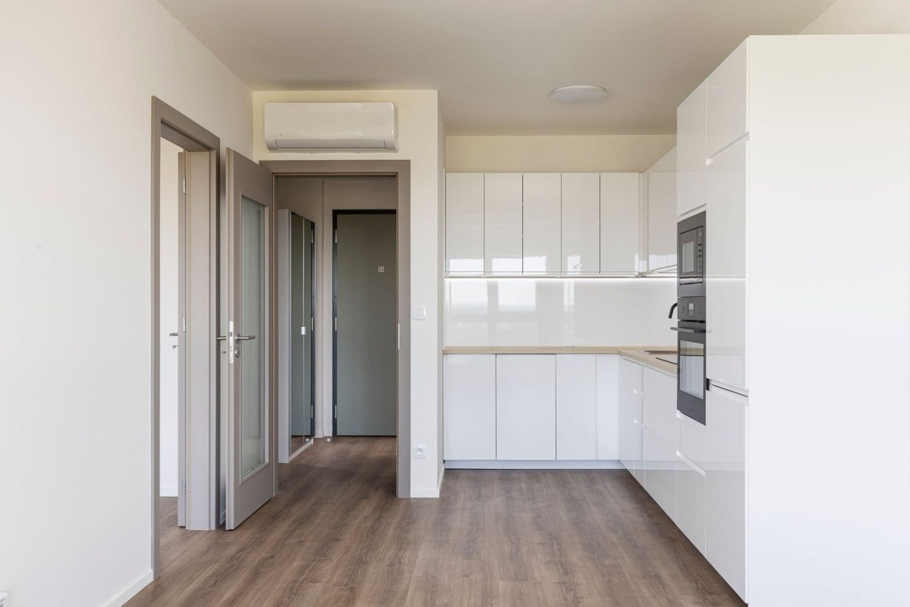 1 bedroom with open-plan kitchen flat to rent, 50 m², Arnošta Valenty, Prague, Prague 1 bedroom with open-plan kitchen flat to rent, 50 m², Arnošta Valenty, Prague, Prague