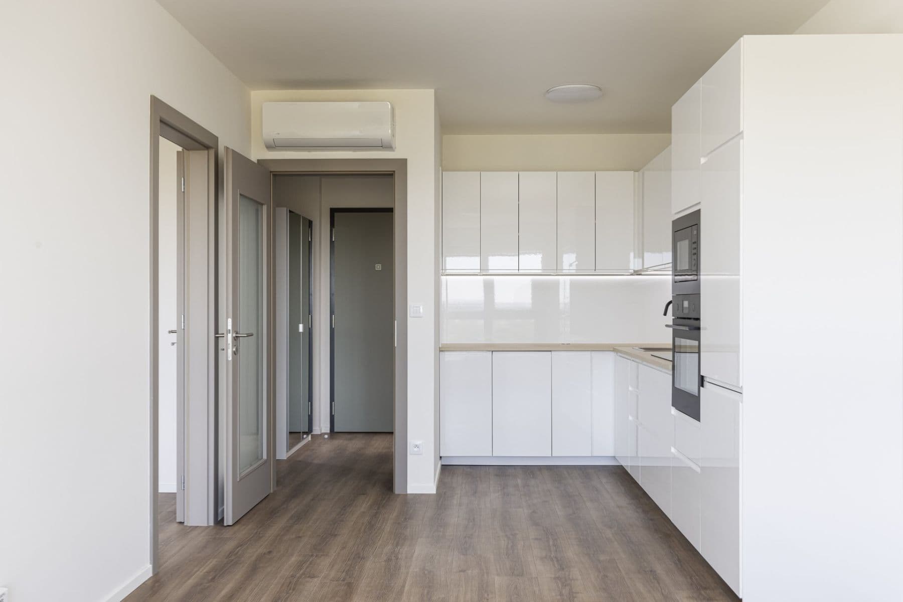 1 bedroom with open-plan kitchen flat to rent, 50 m², Arnošta Valenty, Prague, Prague 1 bedroom with open-plan kitchen flat to rent, 50 m², Arnošta Valenty, Prague, Prague