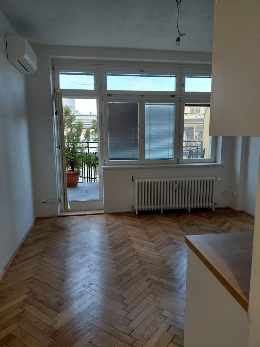 Studio flat to rent, 24 m², Veletržní, Prague, Prague Studio flat to rent, 24 m², Veletržní, Prague, Prague