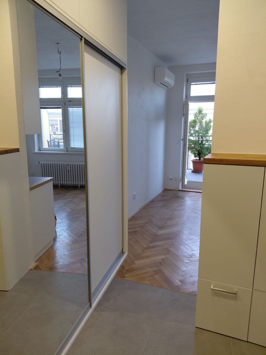 Studio flat to rent, 24 m², Veletržní, Prague, Prague Studio flat to rent, 24 m², Veletržní, Prague, Prague
