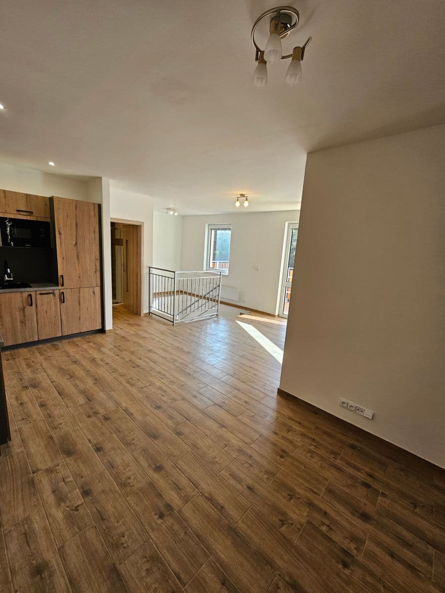 2 bedroom with open-plan kitchen flat to rent, 73 m², Pod Borným, Doksy, Liberecký Region 2 bedroom with open-plan kitchen flat to rent, 73 m², Pod Borným, Doksy, Liberecký Region