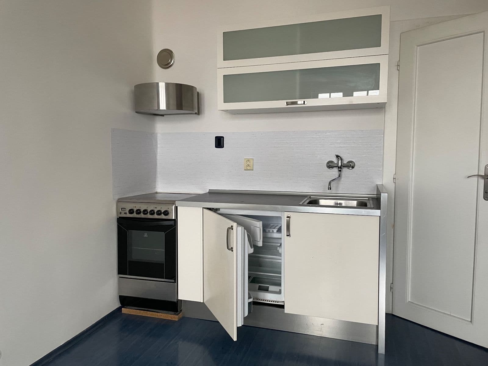Studio flat to rent, 29 m², Šmilovského, Prague, Prague Studio flat to rent, 29 m², Šmilovského, Prague, Prague
