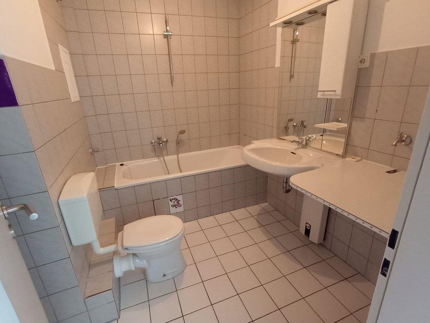 3 bedroom flat to rent, 70 m², Helmholtzplatz 5, Essen, North Rhine-Westphalia 3 bedroom flat to rent, 70 m², Helmholtzplatz 5, Essen, North Rhine-Westphalia
