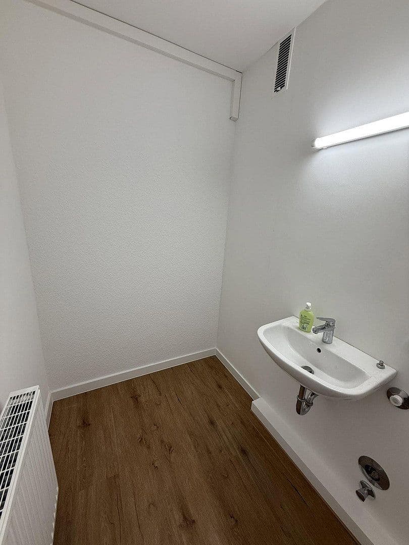 1 bedroom with open-plan kitchen flat for sale, 72 m², Friedrich-Erbert Straße 28, Siegen, North Rhine-Westphalia 1 bedroom with open-plan kitchen flat for sale, 72 m², Friedrich-Erbert Straße 28, Siegen, North Rhine-Westphalia