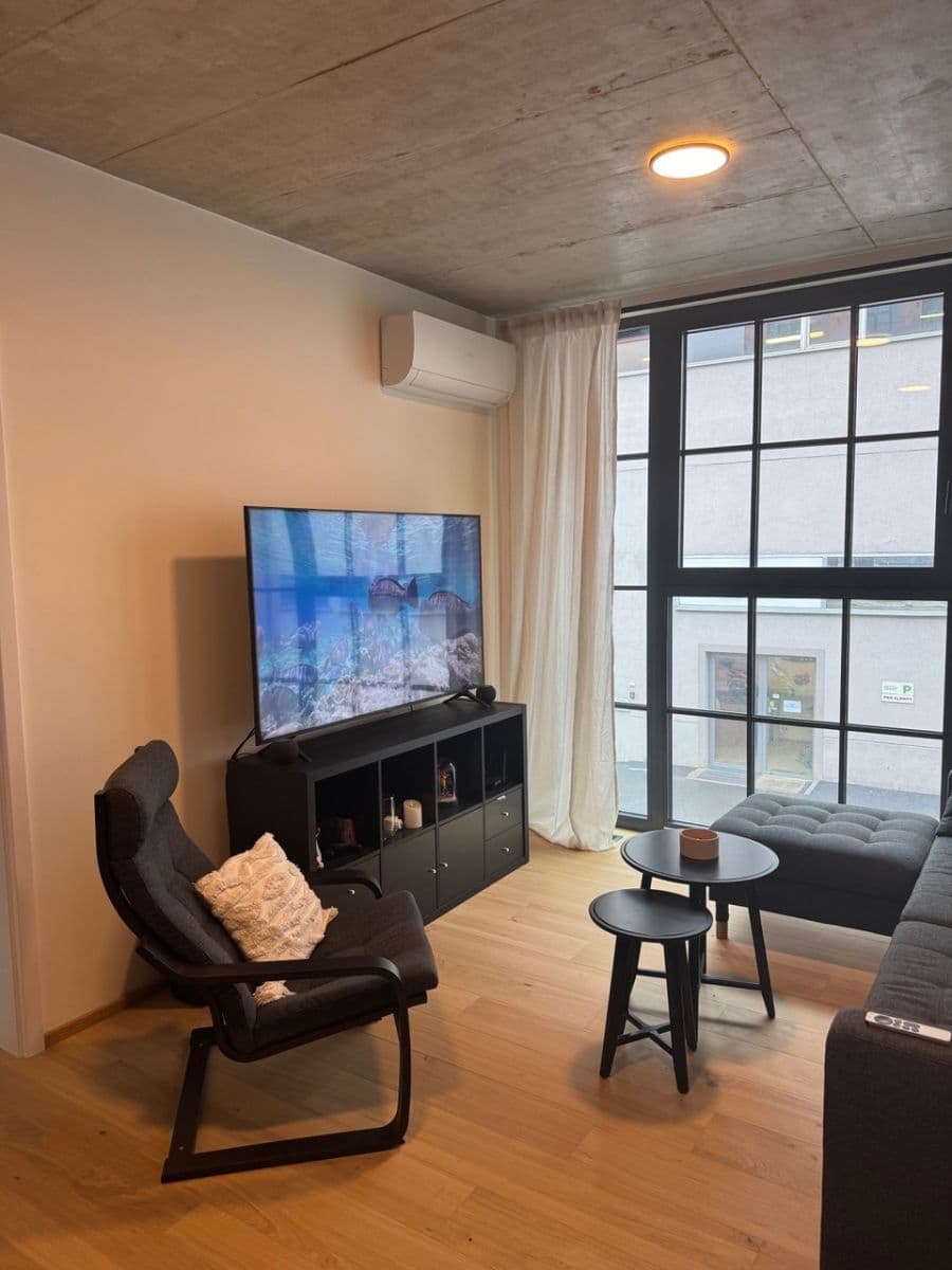 2 bedroom with open-plan kitchen flat to rent, 73 m², Kolbenova, Prague, Prague 2 bedroom with open-plan kitchen flat to rent, 73 m², Kolbenova, Prague, Prague