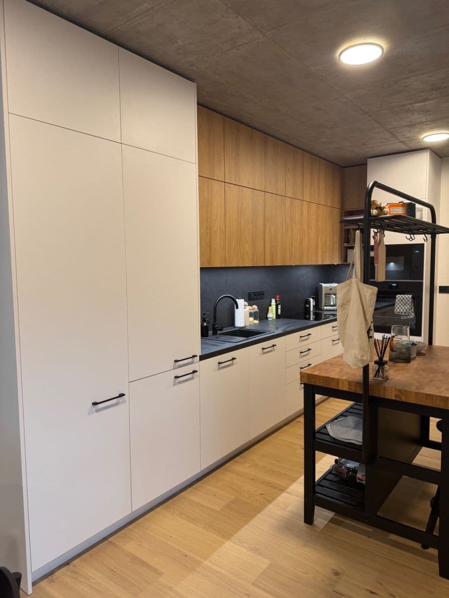 2 bedroom with open-plan kitchen flat to rent, 73 m², Kolbenova, Prague, Prague 2 bedroom with open-plan kitchen flat to rent, 73 m², Kolbenova, Prague, Prague