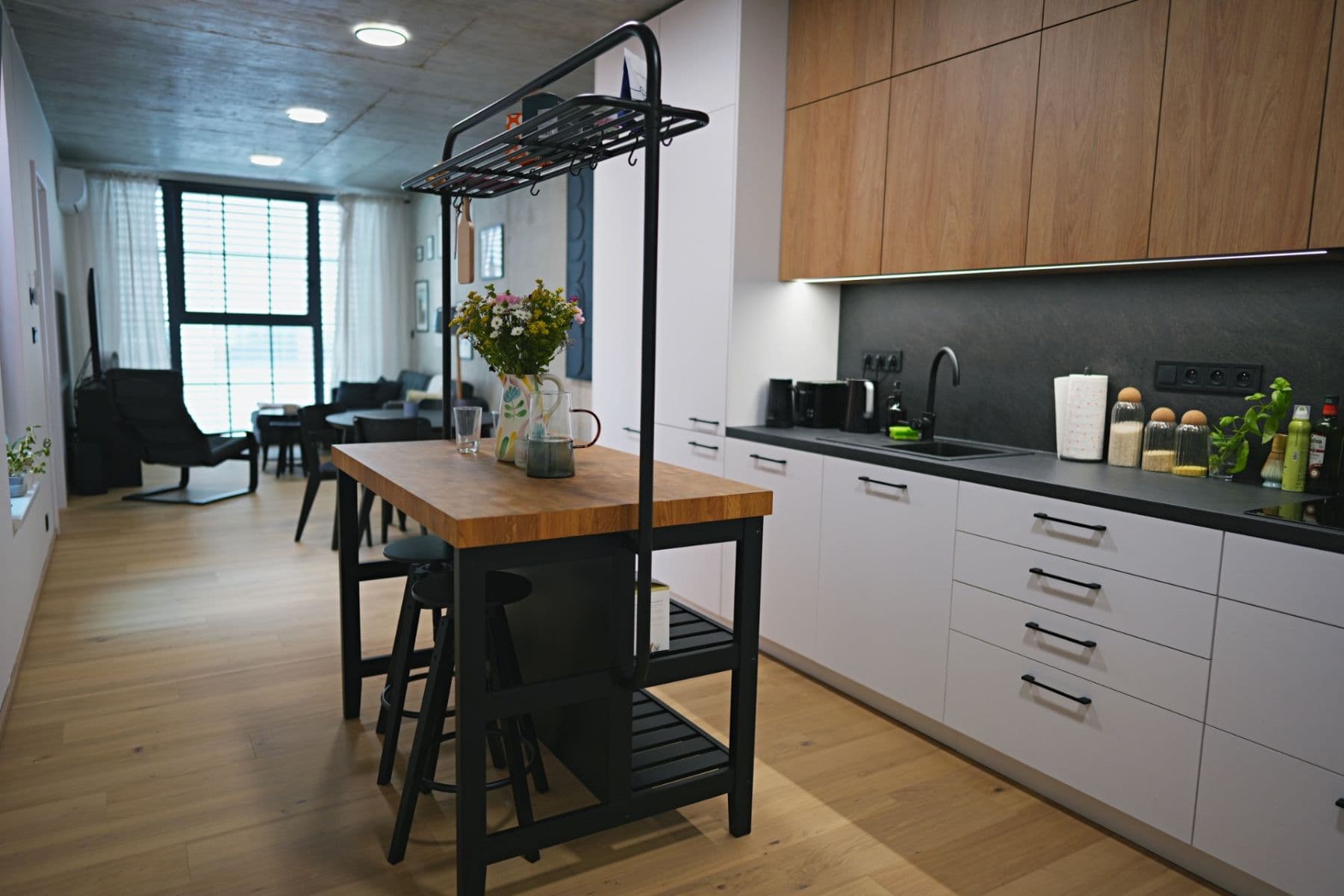 2 bedroom with open-plan kitchen flat to rent, 73 m², Kolbenova, Prague, Prague 2 bedroom with open-plan kitchen flat to rent, 73 m², Kolbenova, Prague, Prague